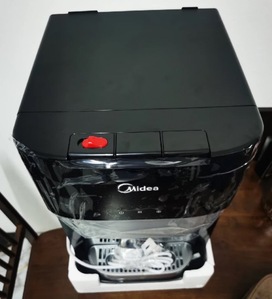 Adamherry_6's tweet photo. Menyesal tak fikir dari dulu pasal ni 😂😂 Water dispenser untuk yang taknak installment bertahun2. Murah pun murah, brand midea start RM500+ je. Bayar skali je tk perlu pening nk bayar bulan2. 

Tgk la harga kt sini mmg murah https://t.co/wLhPPyauVz https://t.co/1yMIerHCkJ