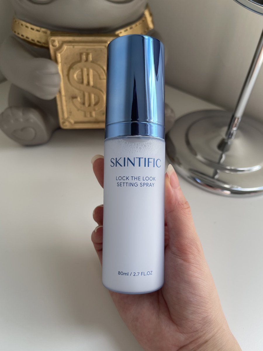 leyareen's tweet photo. SETTING SPRAY TERKUAT DI BUMI 💪🏻
suka banget sama finishnya HALUSSSSS banget & buat yang oily skin pasti bakal kecintaan soalnya nahan minyak banget.. setelah beberapa jam di area hidung aku minyak super dikit 🤏🏻
#SlaySpraySeal #SKINTIFICSettingSpray #racuninmakeup https://t.co/fjfPzPmphj