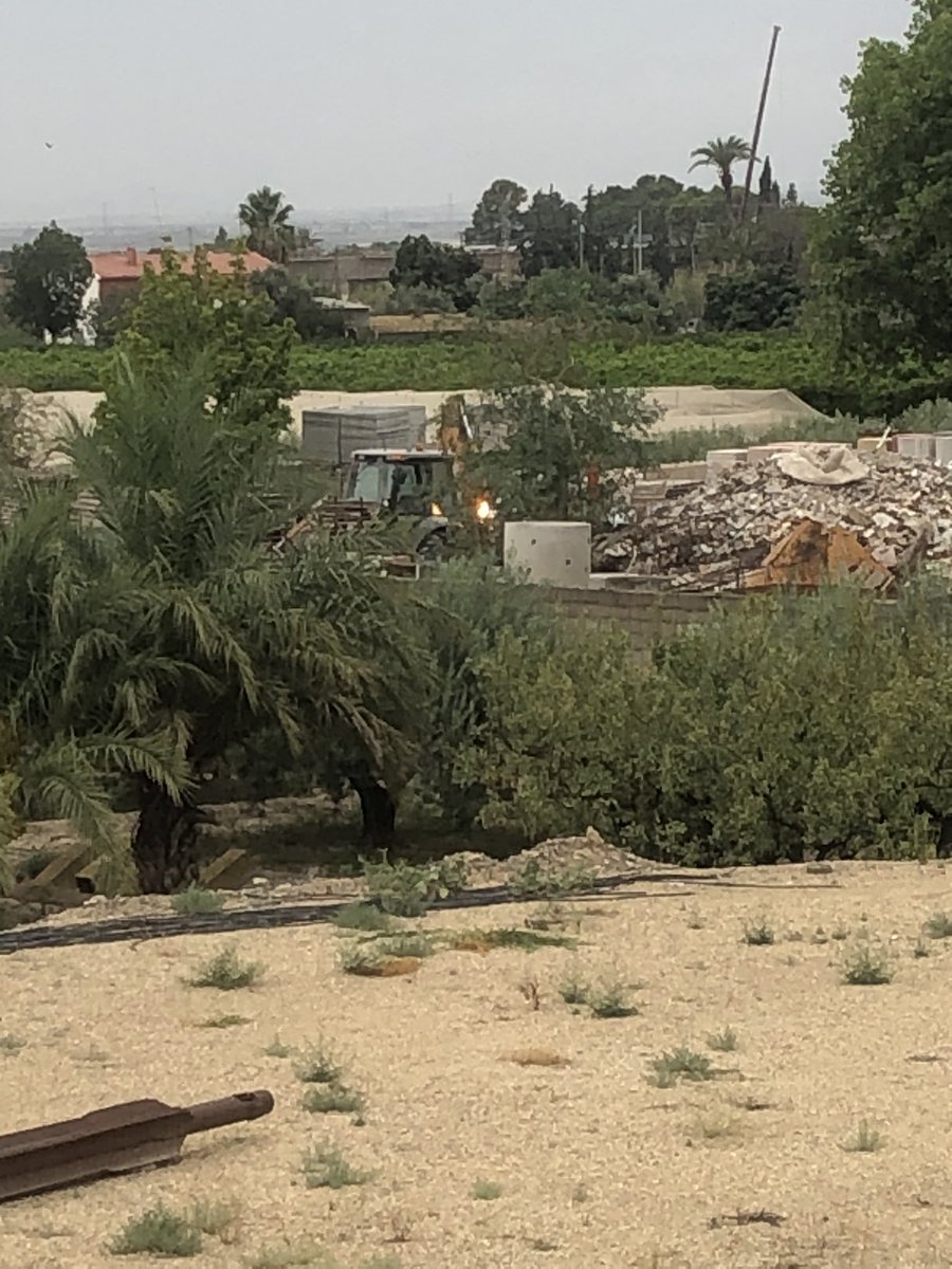 Hoy a día 30/08/2024 a las 8:47 de nuevo tenemos quemas en una empresa en el propio casco urbano de Alhama de Murcia.  <a href="/Revista_Conecta/">Revista Conecta</a> <a href="/7murciaconecta/">Murcia Conecta</a> <a href="/AytoAlhama/">Ayuntamiento de Alhama de Murcia</a> <a href="/PPAlhama/">PP Alhama De Murcia</a> <a href="/PodemosAlhama/">Podemos Alhama</a> <a href="/psoealhamademur/">PSOE ALHAMA MURCIA</a> <a href="/PoliciaAlhama/">Policía Local Alhama de Murcia</a>