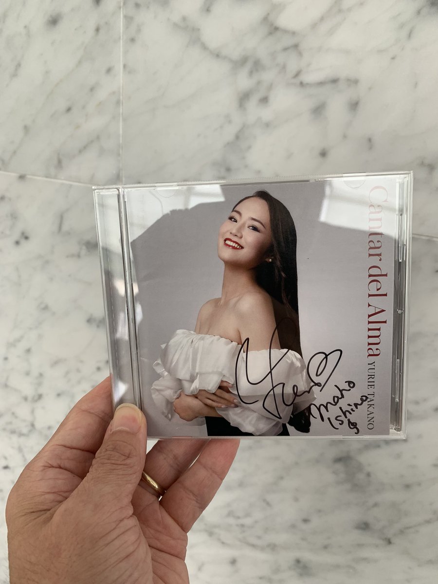 yassandy1's tweet photo. @YurieTakano 兵庫芸文の感動そのままに待望のソロ公演🎶オペラアリアや名曲を躍動の美声で拝聴でき、とりわけ最後のButterflyから客席に降り立ってのムゼッタのワルツが圧巻、本当に素晴らしい公演でした👏👏☺️堂々華麗な歌声と可愛いMCのコントラストもまた素敵🌈次回の関西公演を心待ちにしています！😌♪ https://t.co/RFO5Crzc8T