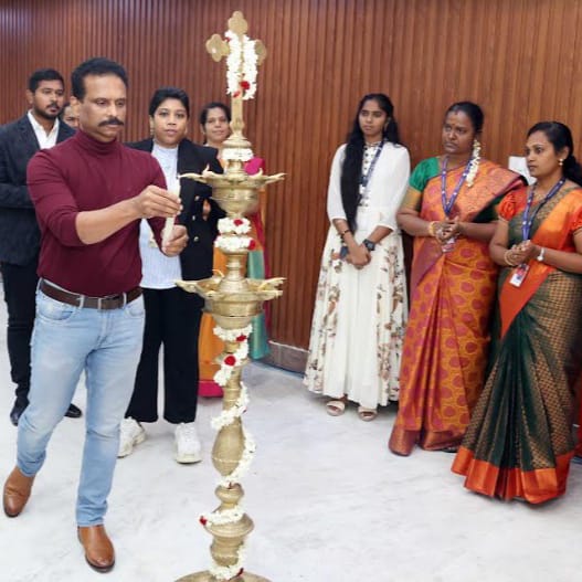 ideapattarai's tweet photo. Suresh Sambandam inaugurated the Sathyabama University's Startup Fest - 24. 

#sureshsambandam #dreamtamilnadu #ideapattarai
#entrepreneurship #startup #startupfest #sathyabama #tamilnadu #economy https://t.co/c3cY4pvd1Z