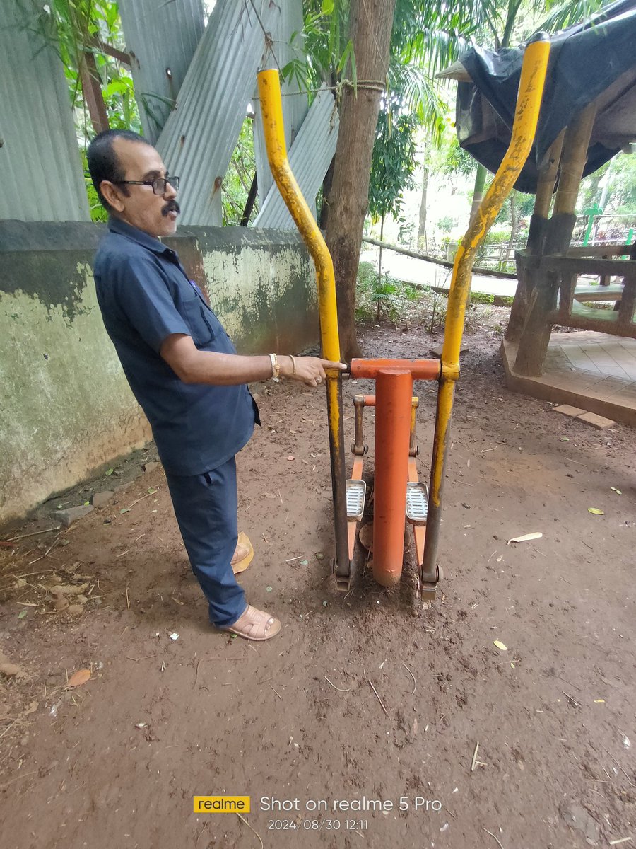 MumbaiWakeUp1's tweet photo. @mybmcGardens @mybmcWardHE @s_swapnaja @HeadMCF @VarshaEGaikwad @MumbaiPolice at BMC garden Sundar Nagar Kalina HE Ward,Gymnastics Instruments meant 4Senior Citizens are not functioning.Need tightening Nut Bolts,It not attended,may cause injury, threat 2life. Who will redress it? https://t.co/uNgTARLQ3i