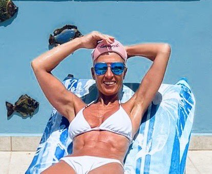 Question - will #TheNakedLawyer be at Riverside Ebikes &amp; Cycles event in #WestYorkshire this weekend?
Answer - YES. Yes she will !! 😁 
Another question - Will YOU? 🖐 
#Yorkshire's Finest Bike Bargain Blitz with💃 Female #cycling apparel / kit on show 
riversidebikes.co.uk