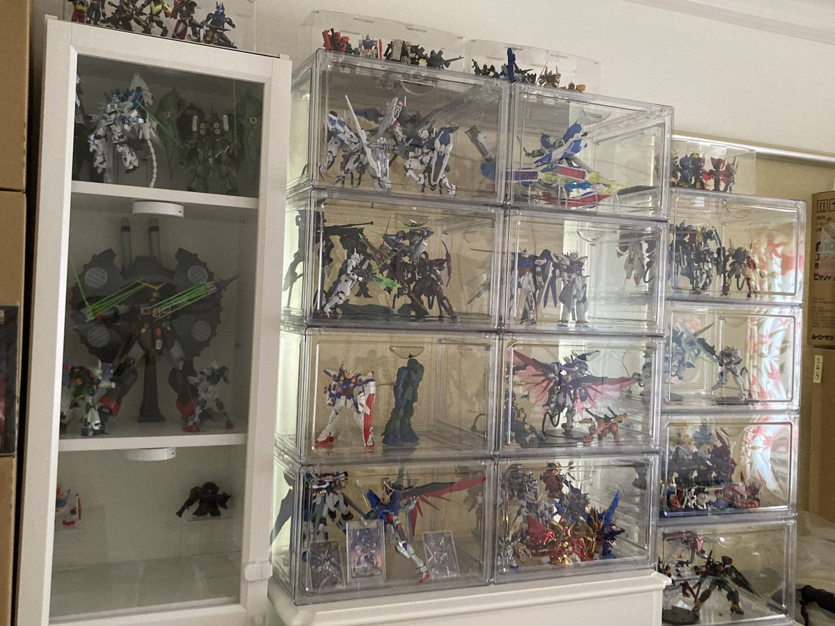 5rWgc's tweet photo. コストコのシューズボックスにガンプラ飾っています。セール時期を狙って、ちょっとずつ買い揃えました⭐️#ガンプラ　#コストコ https://t.co/O9Krt1M19q