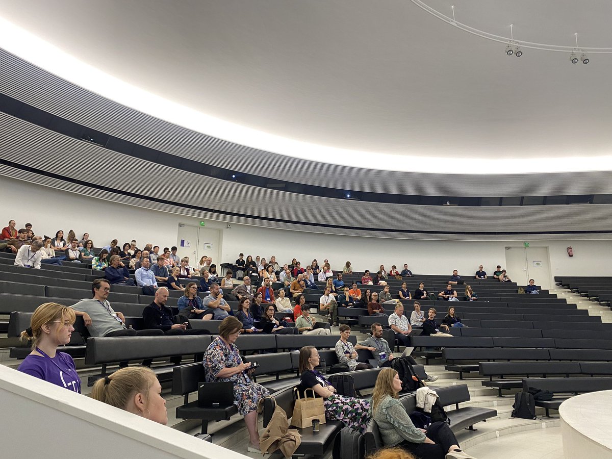 Bernard Ebbinghaus emphasized the importance of tackling these issues through the lens of social investment, strategies, and training. He posed the critical question: how will the transition to a sustainable future take place? 🛠️🌱 #ESPAnet2024 #SocialPolicy