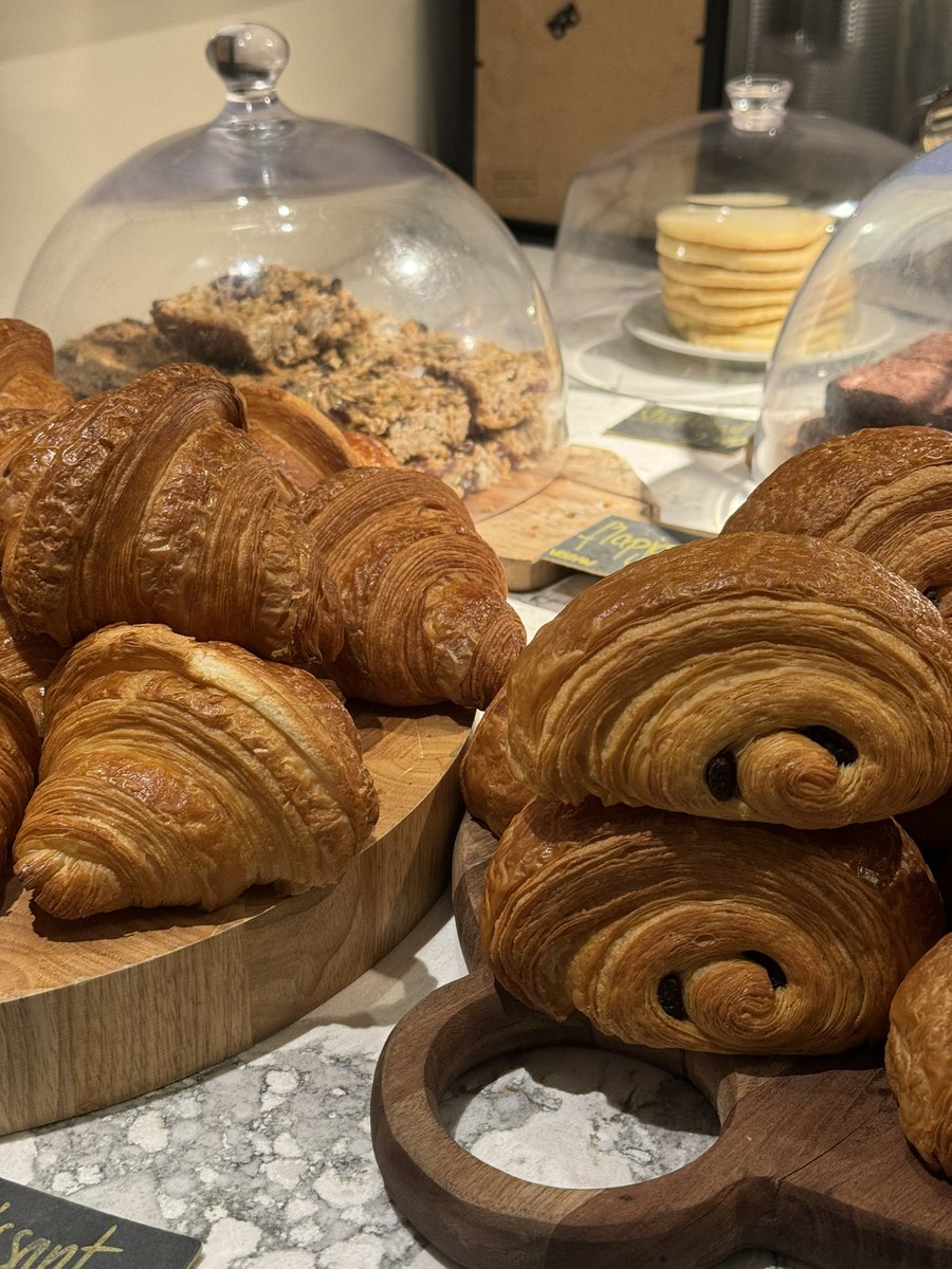 reizkultur's tweet photo. Amazing to see the response to the Edinburgh Dawn Patrol idea. 

What: Social Group Ride

When:  Tue &amp; Thu at western gate of St Andrew Square - leaving at 5.40am 

Route: https://t.co/dUVVZjI30S

Finish: Wellington Coffee

Good pace, but no race. Everyone welcome. PLS share! https://t.co/9VyiYCDoi6