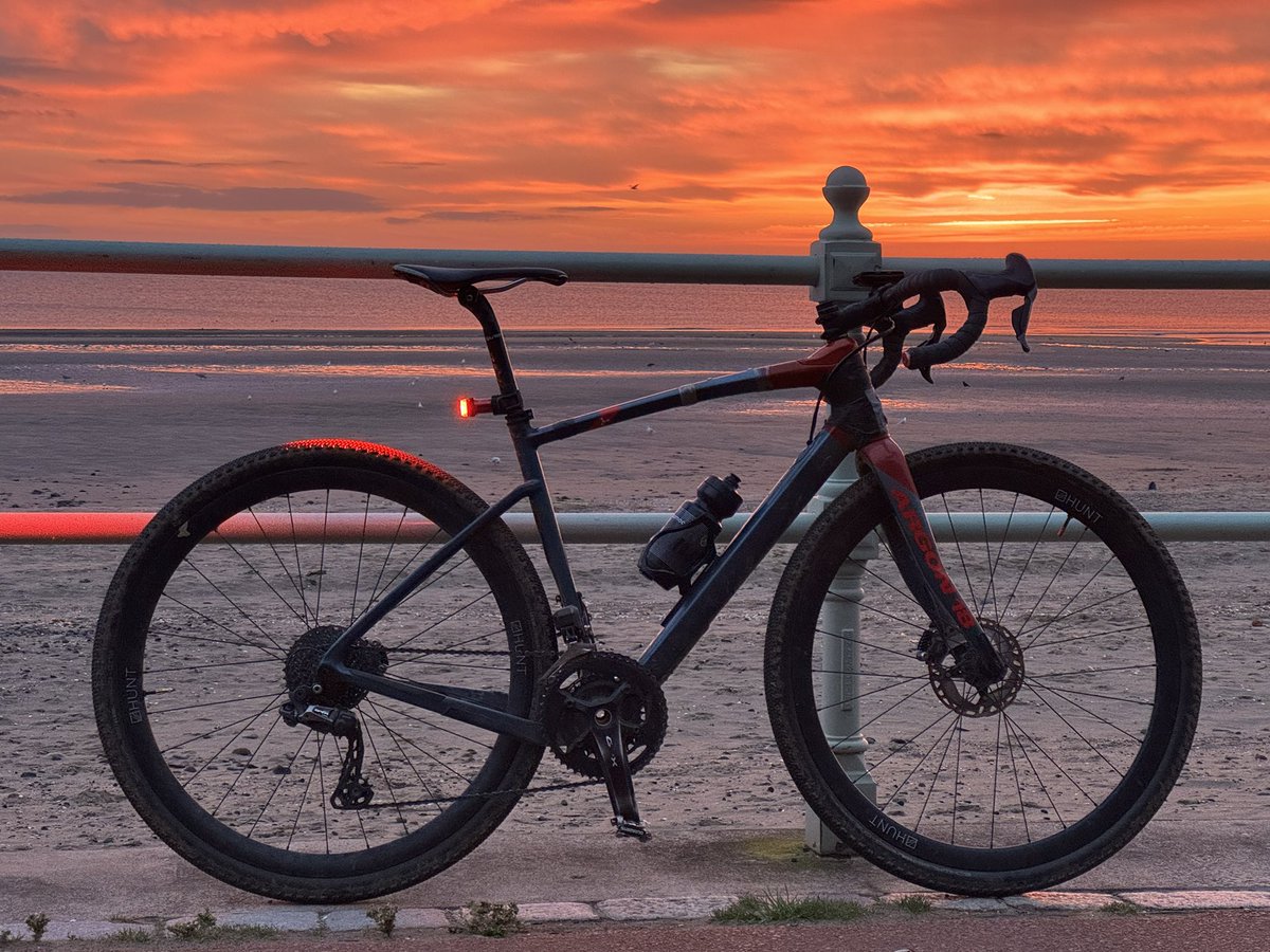 reizkultur's tweet photo. Amazing to see the response to the Edinburgh Dawn Patrol idea. 

What: Social Group Ride

When:  Tue &amp; Thu at western gate of St Andrew Square - leaving at 5.40am 

Route: https://t.co/dUVVZjI30S

Finish: Wellington Coffee

Good pace, but no race. Everyone welcome. PLS share! https://t.co/9VyiYCDoi6