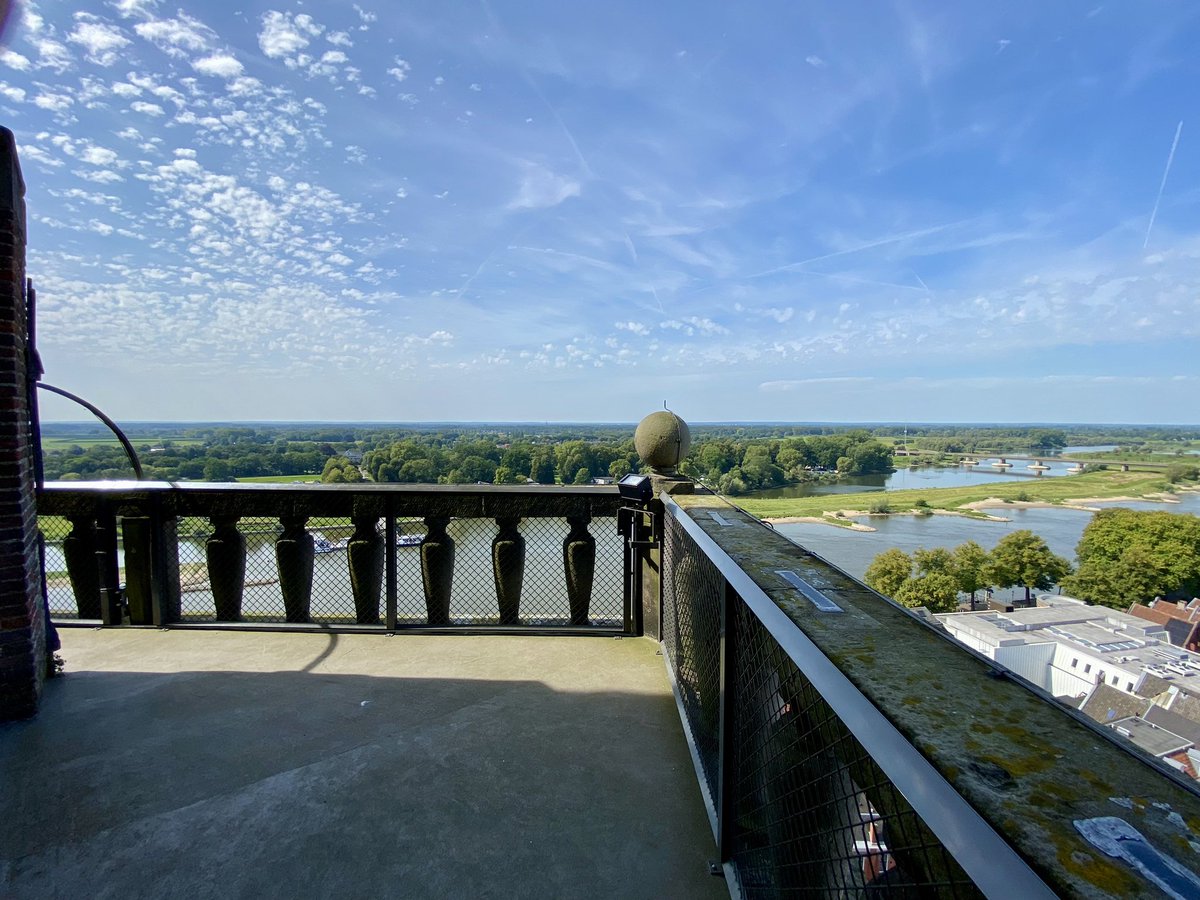 Prachtig uitzicht (gisteren) vanaf de Toren van de Lebuïnuskerk in Deventer.
#IJssel <a href="/Lebuinuskerk/">Lebuinuskerk</a>