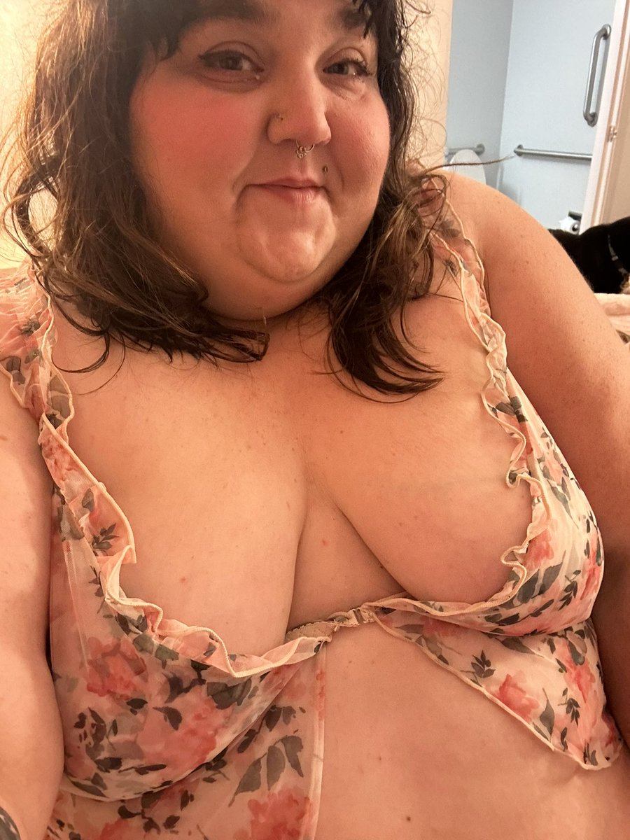 I HAVE MORE PICTURES ON MY ONLYFANS THAN FOLLOWERS ON THIS ACCOUNT. 

DONT LOSE ME WHEN I DELETE. 

LINK BELOW.