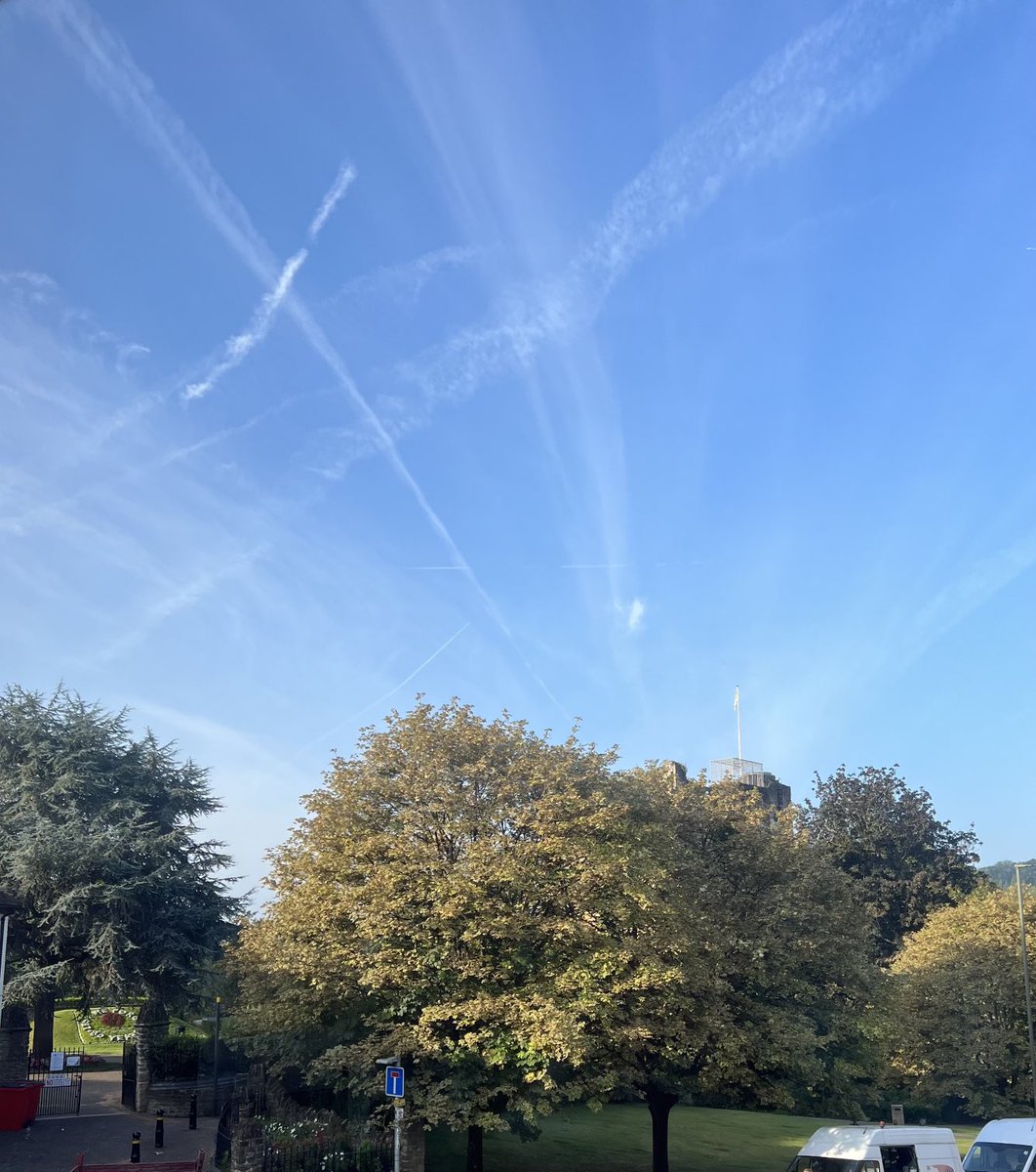 End of the week, close to the end of #August2024 in #Guildford . Looking fabulous 😍!