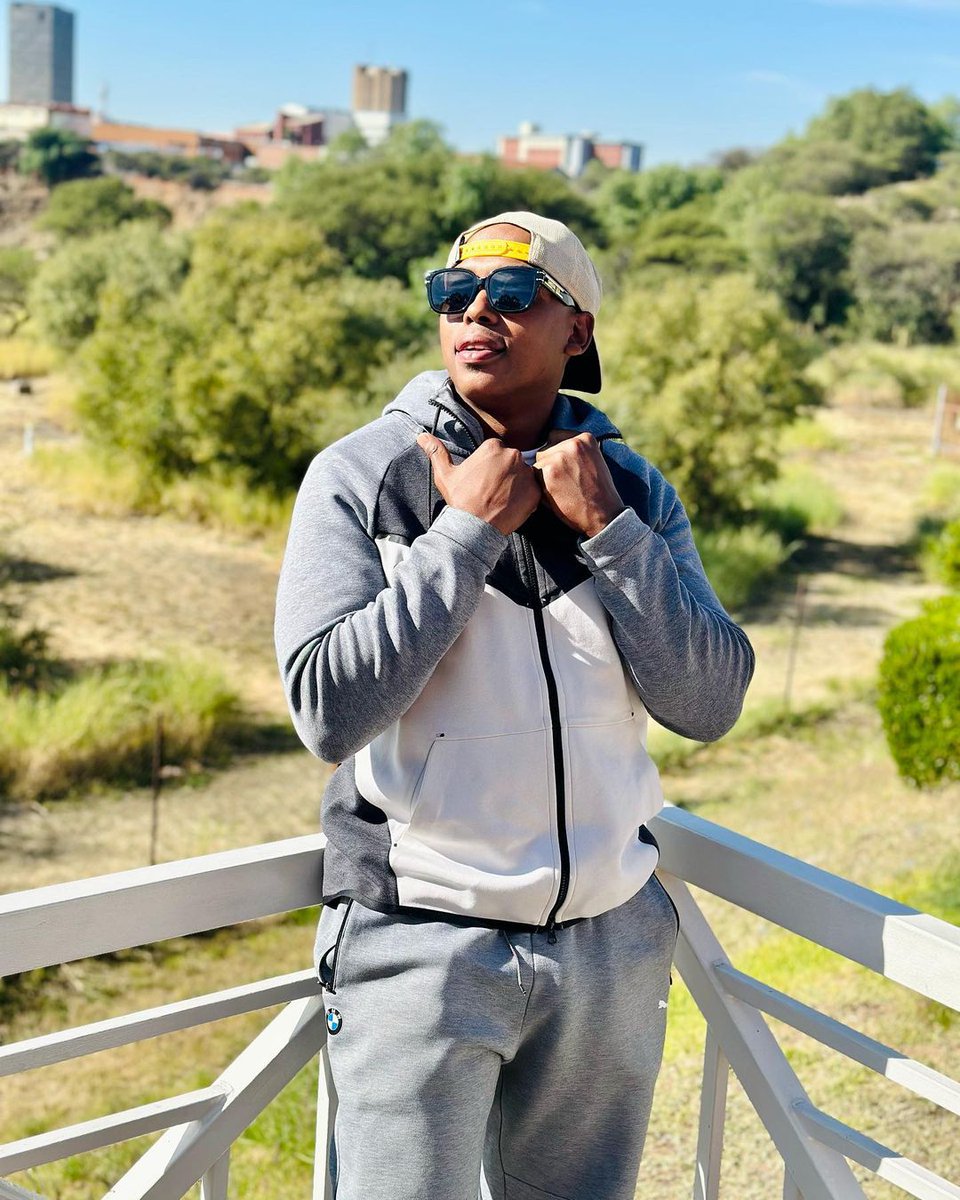 NinetySix_Baby's tweet photo. Mobi Dixon Graces Us With New EP #SacredSteps, It's A Must Listen - With Every Single Taking You On A Spiritual Journey.
https://t.co/2OuCpmJa1G https://t.co/hNc4bqdPL4