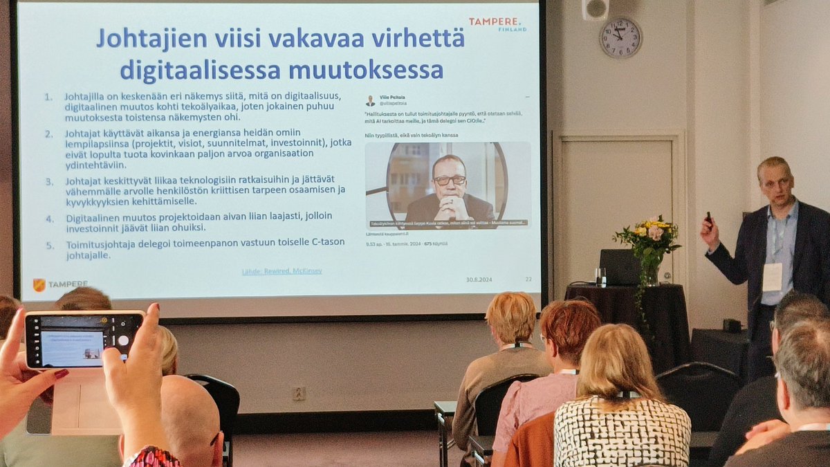 LSolaste's tweet photo. Kiitos loistavasta puheenvuorosta julkisen hallinnon digitaalisesta muutoksesta ja sen sudenkuopista @Kopponen 

 #johdonsemma @FCG_Group https://t.co/ygmjIQu15p