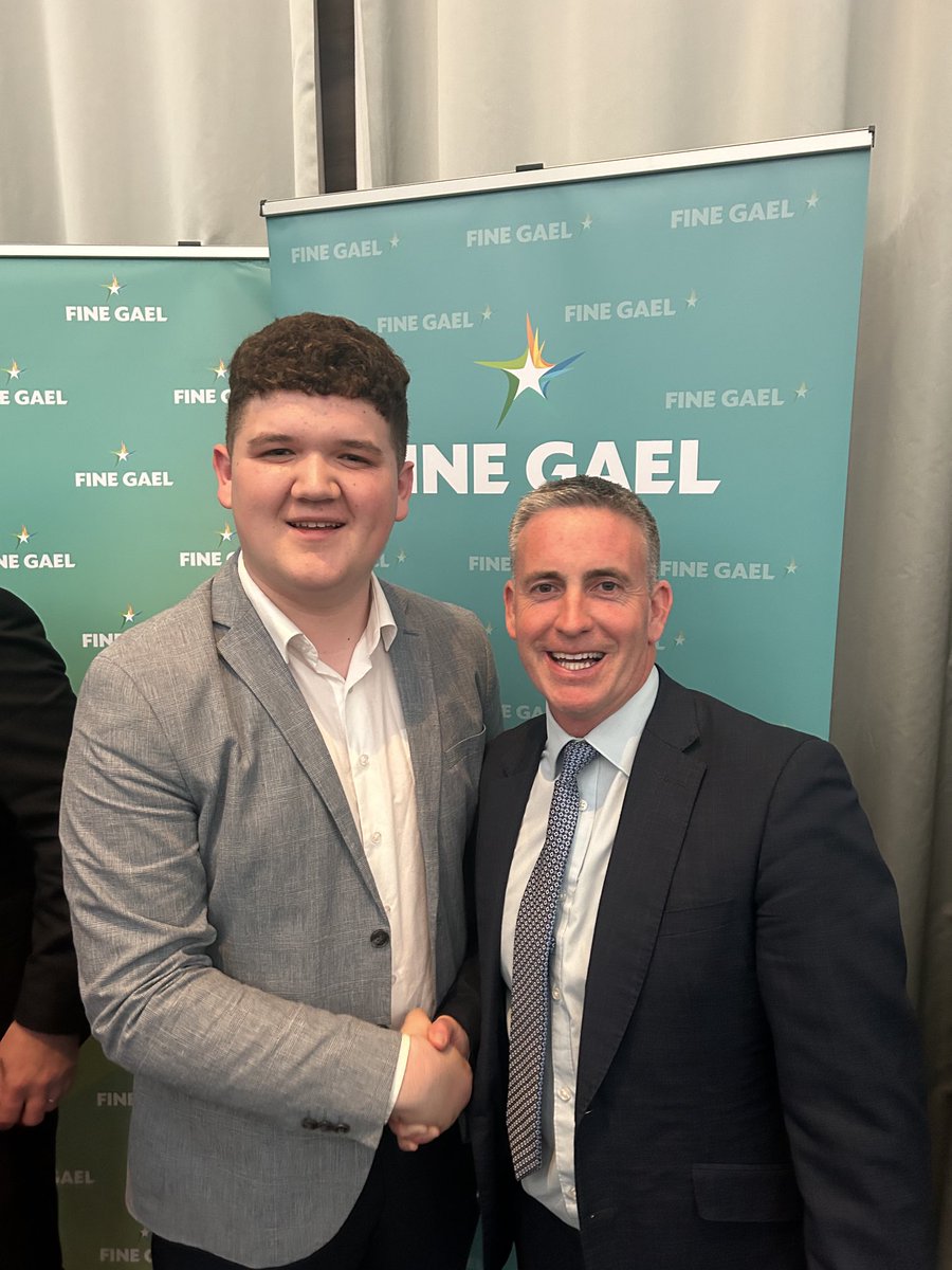 Great buzz at ⁦<a href="/FineGael/">Fine Gael</a>⁩ candidate selection in Tullamore with ⁦⁦<a href="/Damien_English/">Damien English</a>⁩ ⁦<a href="/Conor_DunneFG/">Conor Dunne 🇮🇪🇪🇺🎗️</a>⁩ ⁦<a href="/yfg/">Young Fine Gael</a>⁩. ⁦<a href="/johnclendennen/">John Clendennen 🇪🇺🇮🇪</a>⁩ is a hard working, experienced &amp; energetic member of ⁦<a href="/offalycoco/">Offaly County Council</a>⁩. John will be a great TD for County Offaly. 🇮🇪