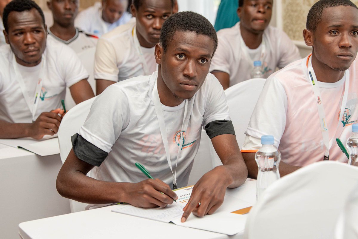 UshirikiWema's tweet photo. Knowledge is power. Yesterday, young entrepreneurs had the opportunity to receive training from professionals in various fields, covering topics such as:

~Financial Literacy
~Digital Trade
~Business Discipline
~Understanding Government Services

Let’s Engage, Educate and Elevate https://t.co/F1SFN5OLdz