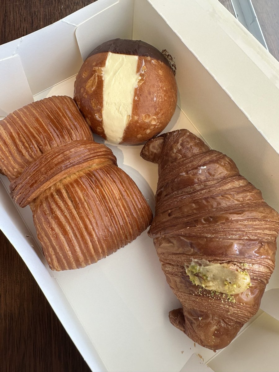 shimotomocake's tweet photo. The best bread in my life😍🥰
#cerinpasticceria https://t.co/d4zAWw4N9p