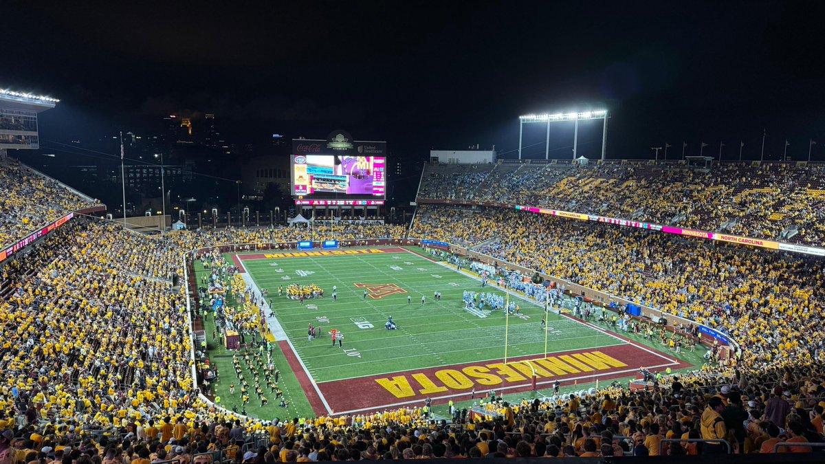 mdoony86's tweet photo. M I N N E S O T A 
MINNESOTA MINNESOTA 💥💥
GOPHERS🏈 https://t.co/OkeBKu4vDg