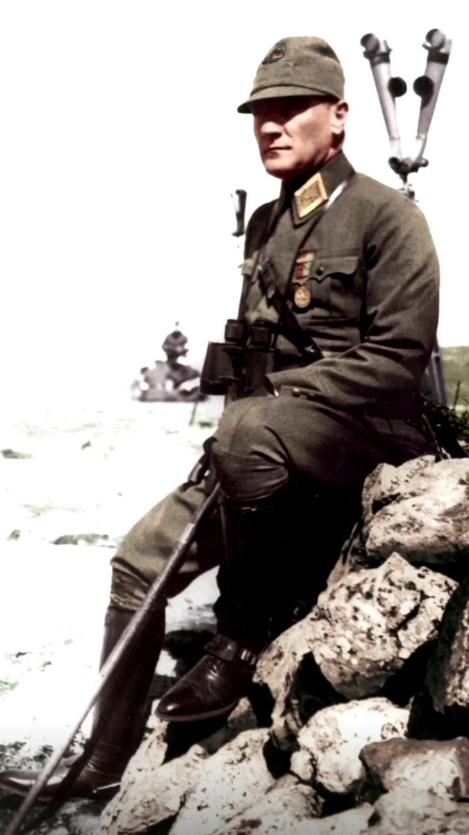 Zafer isteyen 30 Ağustos'a baksın,
Başkomutan görmek isteyen fotoğrafa baksın !
#30AgustosZaferBayramı