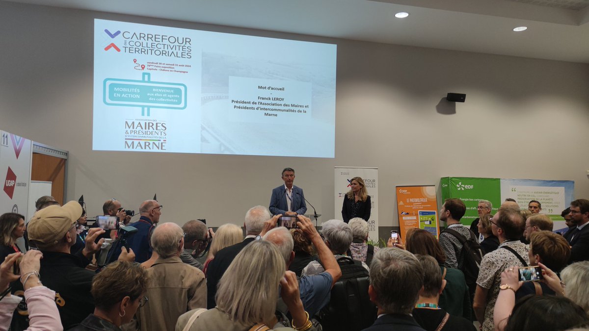 #Carrefourdescollectivités : jour J !

Franck Leroy, Président de notre association et de la Région, ouvre officiellement les festivités en présence de Yaël Braun Pivet, Présidente de l'Assemblée nationale, venue inaugurer notre 15e événement