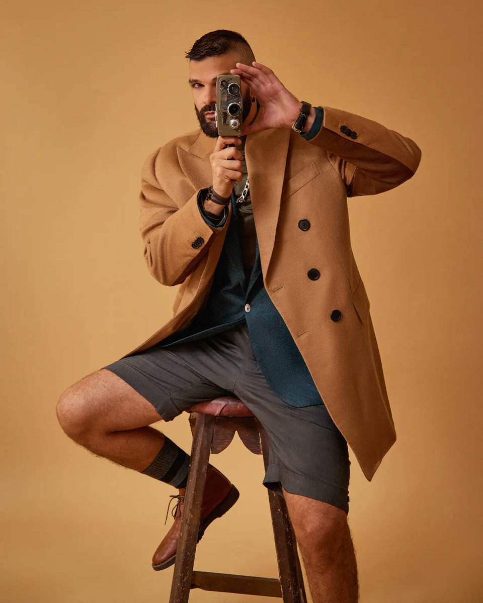 mike_massy's tweet image. يا حياة
ما بعلمي كبرنا عهالحركات
ما بقا نصدّق هالخرافات
وغناني الحب اللي بالأفلام
شو رجّعلي هالإحساس
لا عالخاطر ولا عالبال
شو مخبّاية يا حياة
يمكن ضحكات 
Photo by @nadermoussally
Dressed by @nemer_saade
Styled by @sarah.keyrouz

#mikemassy