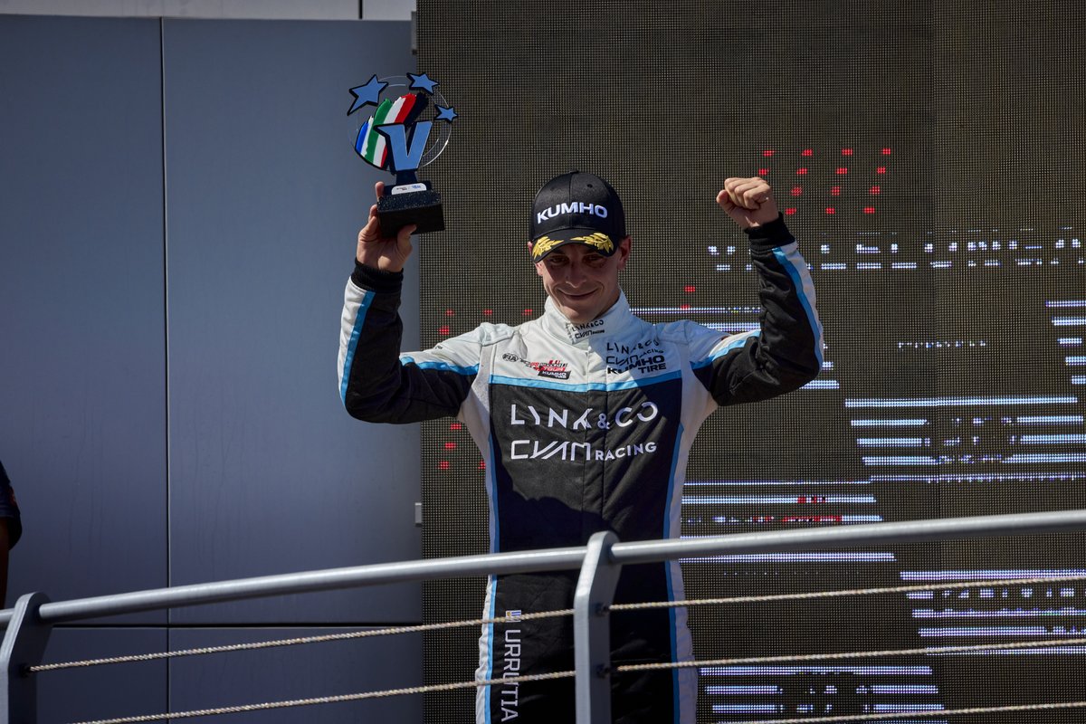 Cyan_Racing's tweet photo. Happy birthday #TCRWorldTour race winner Santi Urrutia! 🥳 🇺🇾

#LynkCo #CyanRacing https://t.co/tI79Vh3whL