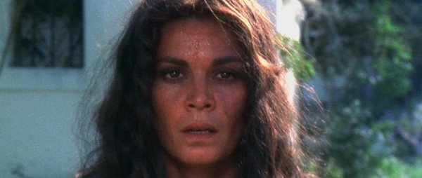 Florinda Bolkan (la Maciara) in Non si sevizia un paperino di Lucio Fulci