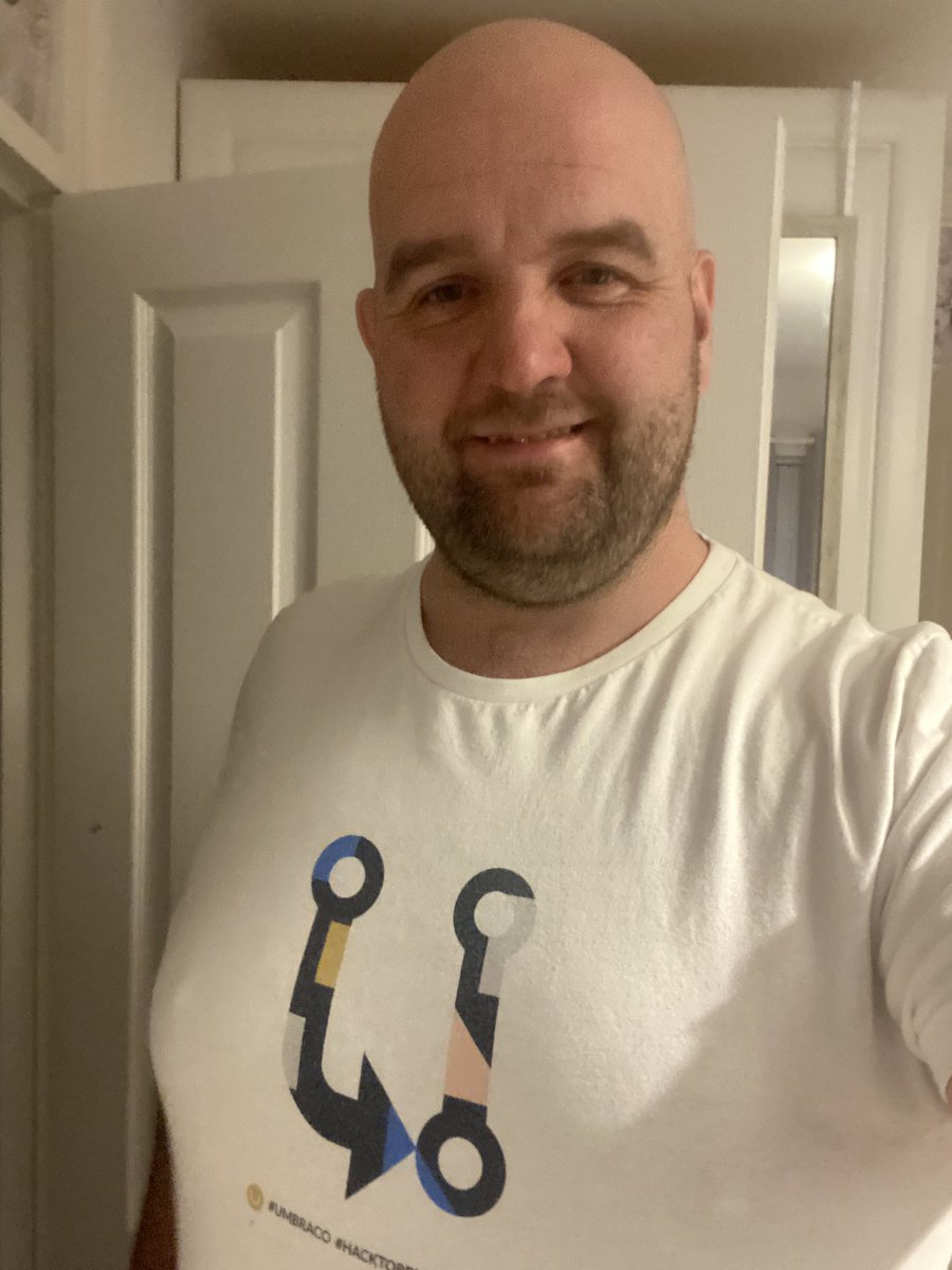 CodeSharePaul's tweet image. Happy Umbraco Tees day. We will miss you Kim 

@umbraco #umbraco #umbracotees #umbracotee