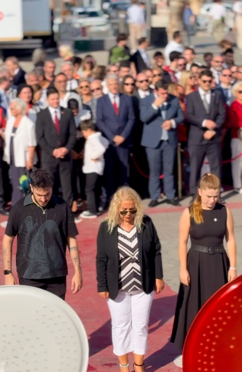 Zafer Partisi Kadıköy İlçe Başkanlığı olarak 30 Ağustos Zafer Bayramı kapsamında Kadıköy Rıhtım Atatürk Anıtında çelenk törenine katıldık. 30 Ağustos Zafer Bayramımız kutlu olsun.

<a href="/zaferpartisi/">Zafer Partisi</a> <a href="/umitozdag/">Ümit Özdağ</a> 
<a href="/zafer_kadikoy/">Zafer Partisi Kadıköy İlçe Başkanlığı</a> <a href="/zfrkdkyasutas/">Asu Taş</a>