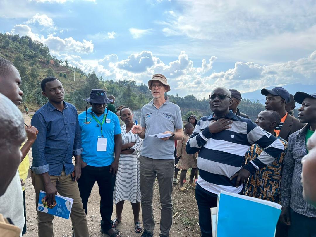 realms2020's tweet photo. Yesterday was Day 2 of the #REALMSLearningEvent, and we visited different Farmer Field Schools and SMEs: Mukamira Farmer Field School, Tuzamurane Farmer Field School, Moulins du Nil Blanc (MNB) SME and Uruhimbi Kageyo Cooperative (UKC). https://t.co/PNNCVXzUy5