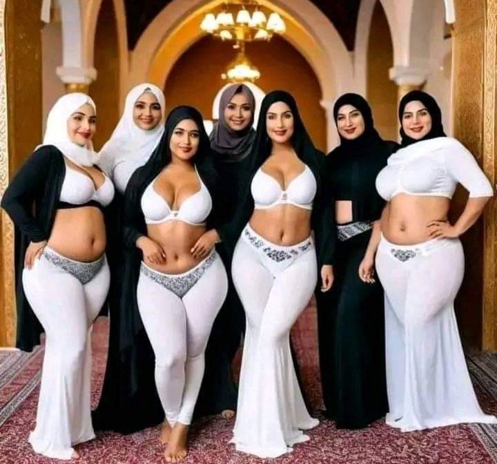 السلام عليكم ورحمة الله وبركاته 
جمعه مباركه عليكم 
جمعه مباركه ببركة الصليب و الوحدة الوطنية 
دامة المحبه بيننا دامة #الوحدة_الوطنية تاجا فوق رؤوسنا 
✡️🧕✝️