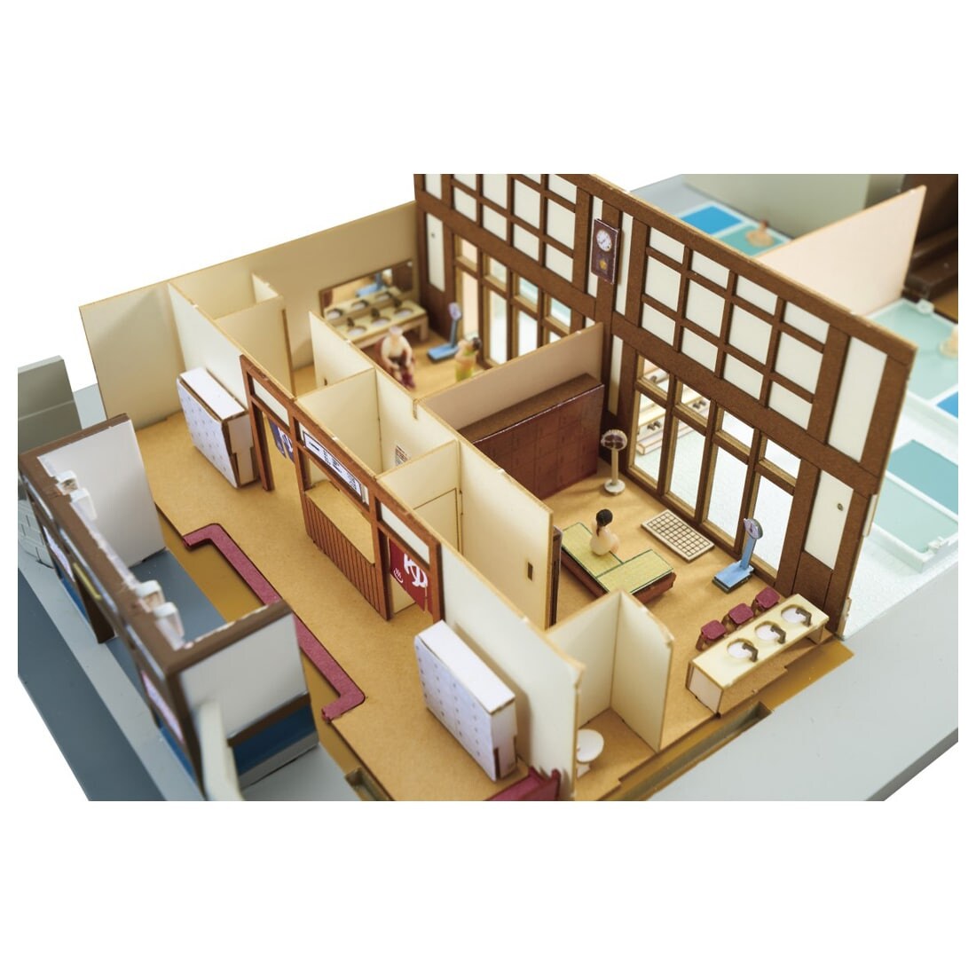 「マイクロドールハウス」第４弾「銭湯」のご紹介🎉
付属のフィギュアやペーパークラフトで、内部まで本格的に作り込める商品です🎵
銭湯で目にする風呂桶や体重計などの部分も再現しています。
▼公式HPはこちら
tomytec.co.jp/diocolle/craft…
▼ご購入はこちら
tec-station.jp/shop/g/g454373…
#クラフトジオコレ