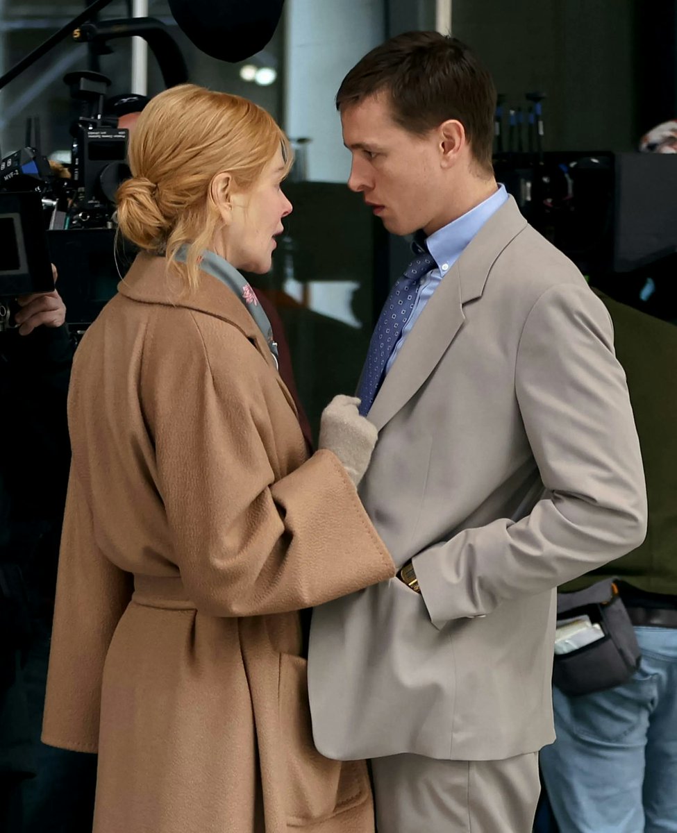 CellPortraits's tweet photo. #Speciali #venezia81 #DailyProgram #30agosto - E' il giorno dell'#eros di #NicoleKidman e #HarryDickinson in #Babygirl di #HalinaReijn https://t.co/5XQsadrFBc https://t.co/y6owzXuDb3