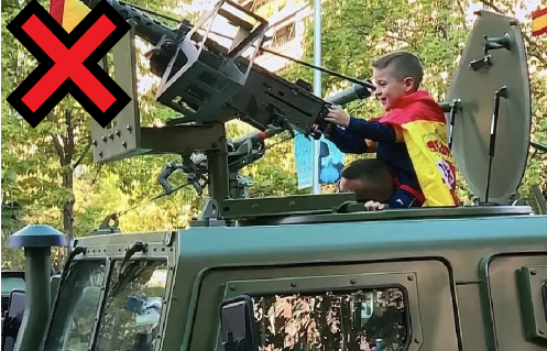 CDRCatOficial's tweet photo. 🤝 Suport als Blaus i a qualsevol acte festiu on es practiqui la sàtira i la llibertat d'expressió
🔥 Menyspreu a una policia que defensa el monopoli de la seva violència

És davant la policia que els infants estan desprotegits, i han d'aprendre a defensar-se'n
#PoliciaTerrorista https://t.co/h2MLIHfyzC