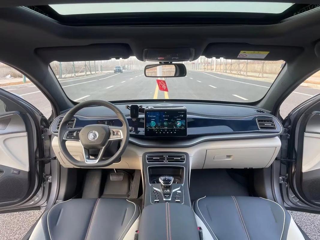 China_Vehicle_'s tweet photo. 🚗Model: BYD Qin L DM-i
💰Price: Please contact me
The length, width, and height are 4830mm/1900mm/1495mm, with a wheelbase of 2790mm. It is a standard mid size sedan with a DiLink intelligent cockpit.
#ChineseCar  #ChinaAuto #SINOTRUK #AutoParts #Geely #BYD #хтивийпонеділок https://t.co/9yKjonmco1