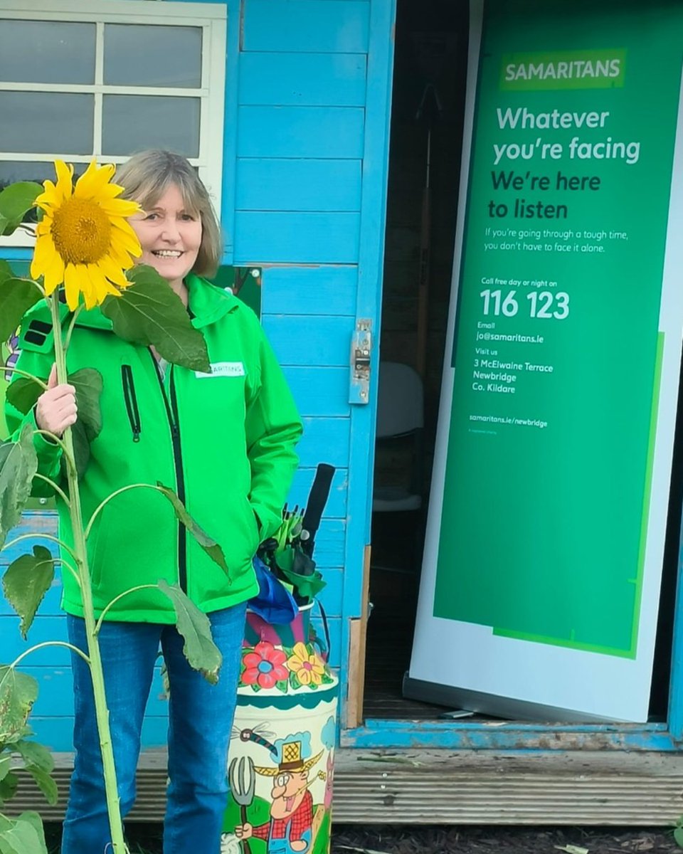 SamaritansIRL's tweet photo. 🌻 Pick your own sunflowers &amp; support Samaritans! 

@KildareFarmShop's sunflower meadow is now open in #Naas and raising funds for @Sams_Newbridge

Huge thanks to Kildare Farm Shop for their amazing support 💚 https://t.co/ulgNlRvuuO