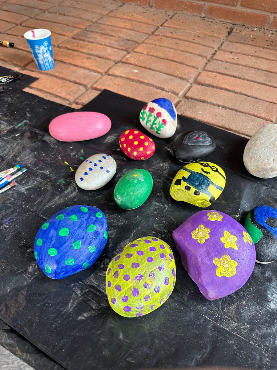 mycooplife's tweet photo. Our colleagues have been painting pebbles for the children's pebble stream in the Rainbow Garden at Bretby Crematorium🌈 The area is a colourful, quiet space for reflection💚
#RainbowGarden #BretbyCrematorium #PebbleStream #ReflectionSpace #MemorialArt #PebblePainting https://t.co/X7GmJ2bn9b