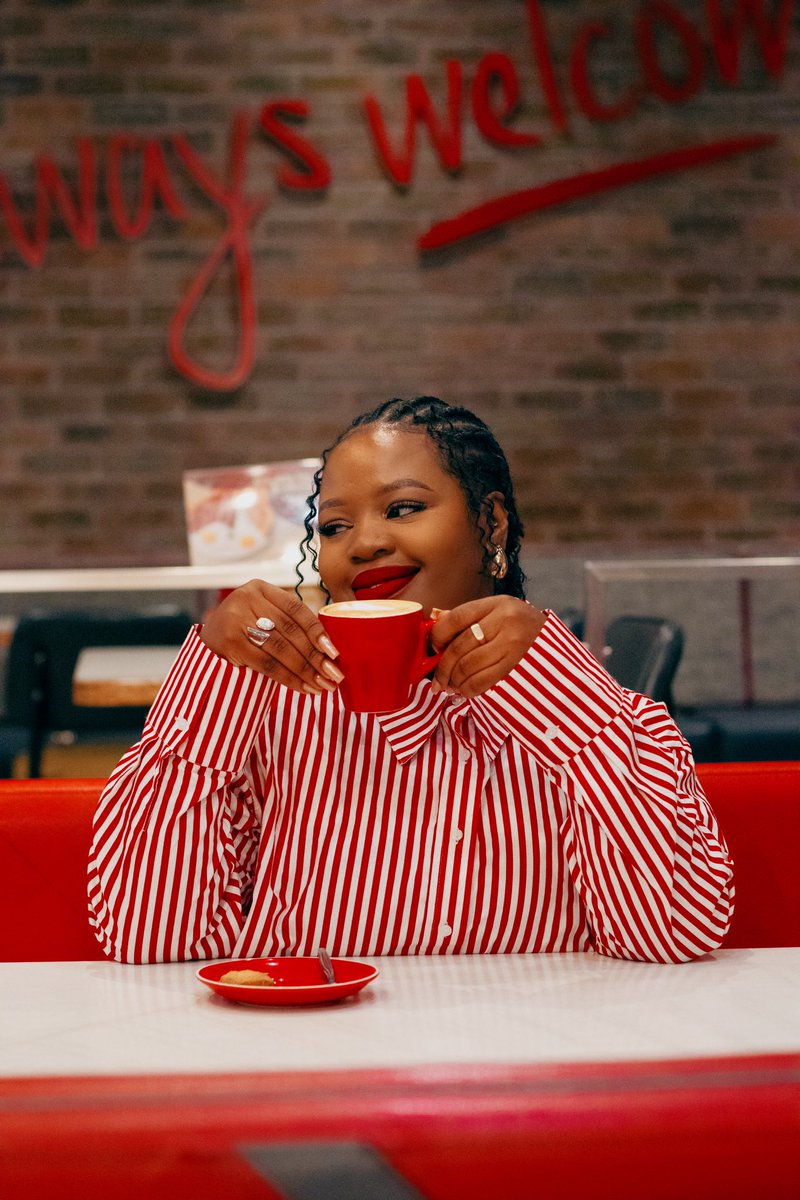 cnehshuga's tweet photo. Nothing beats a Wimpy hot bev - Don’t miss @Wimpy_sa’s short cappuccino special for just R19.90! Warm up and don’t be left alone in the cold, with a rich, comforting hug in a cup. ☕️♥️🤩

#WimpyCappuccino #Ad https://t.co/eJ0dOJmr0W