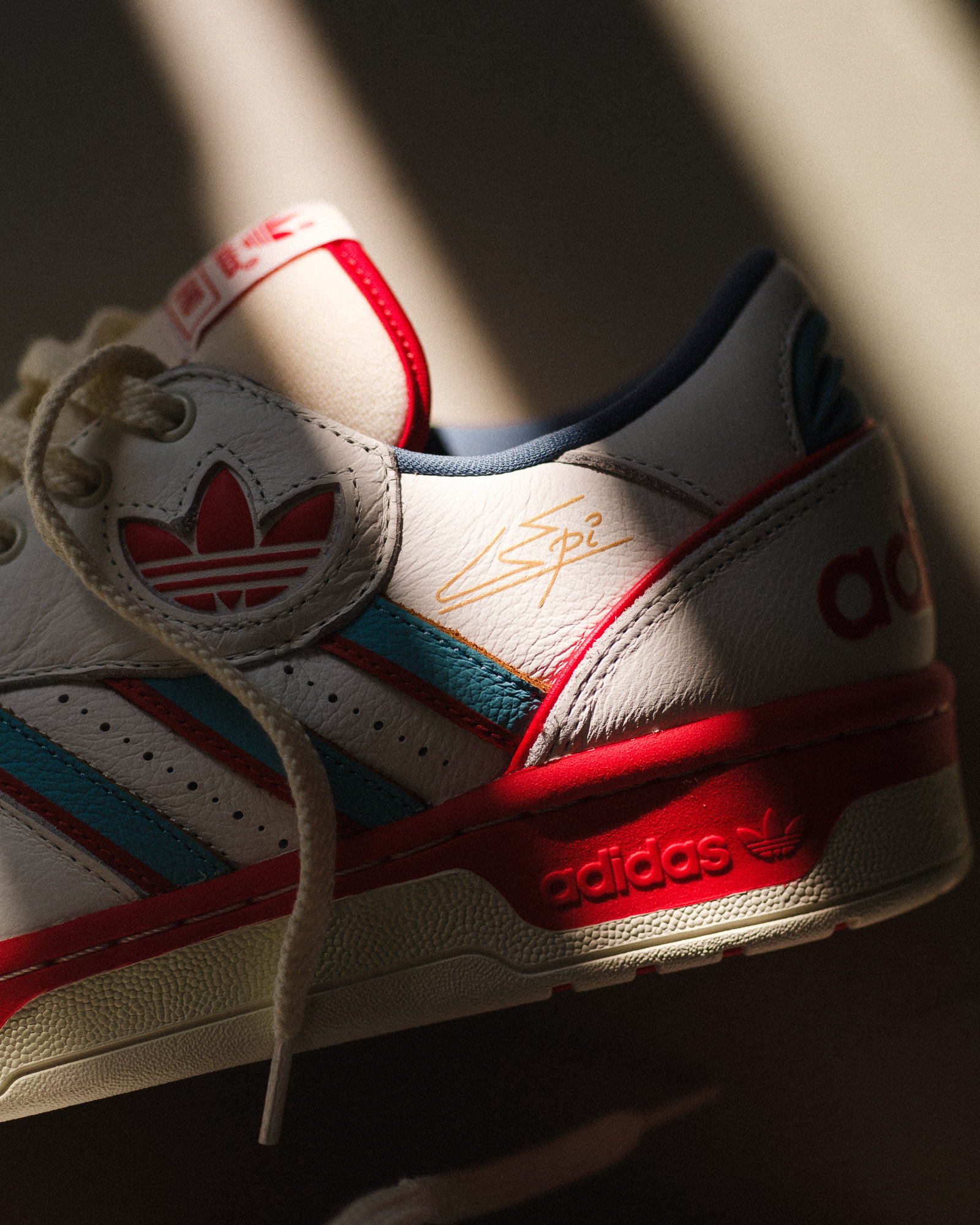 OVERKILL on X adidas Epi Pro Low September 1st where classic basketball vibes meet a fresh pop of red and blue. Shop here https t BRoCld7UVl https t t20o7FTb6x X
