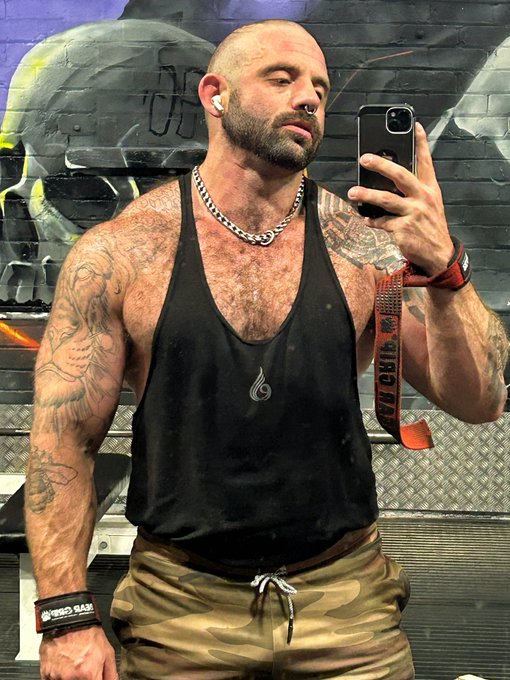 Watch Bull Barrett 🇬🇧💪🏻's leaked NSFW photo on TwXstars