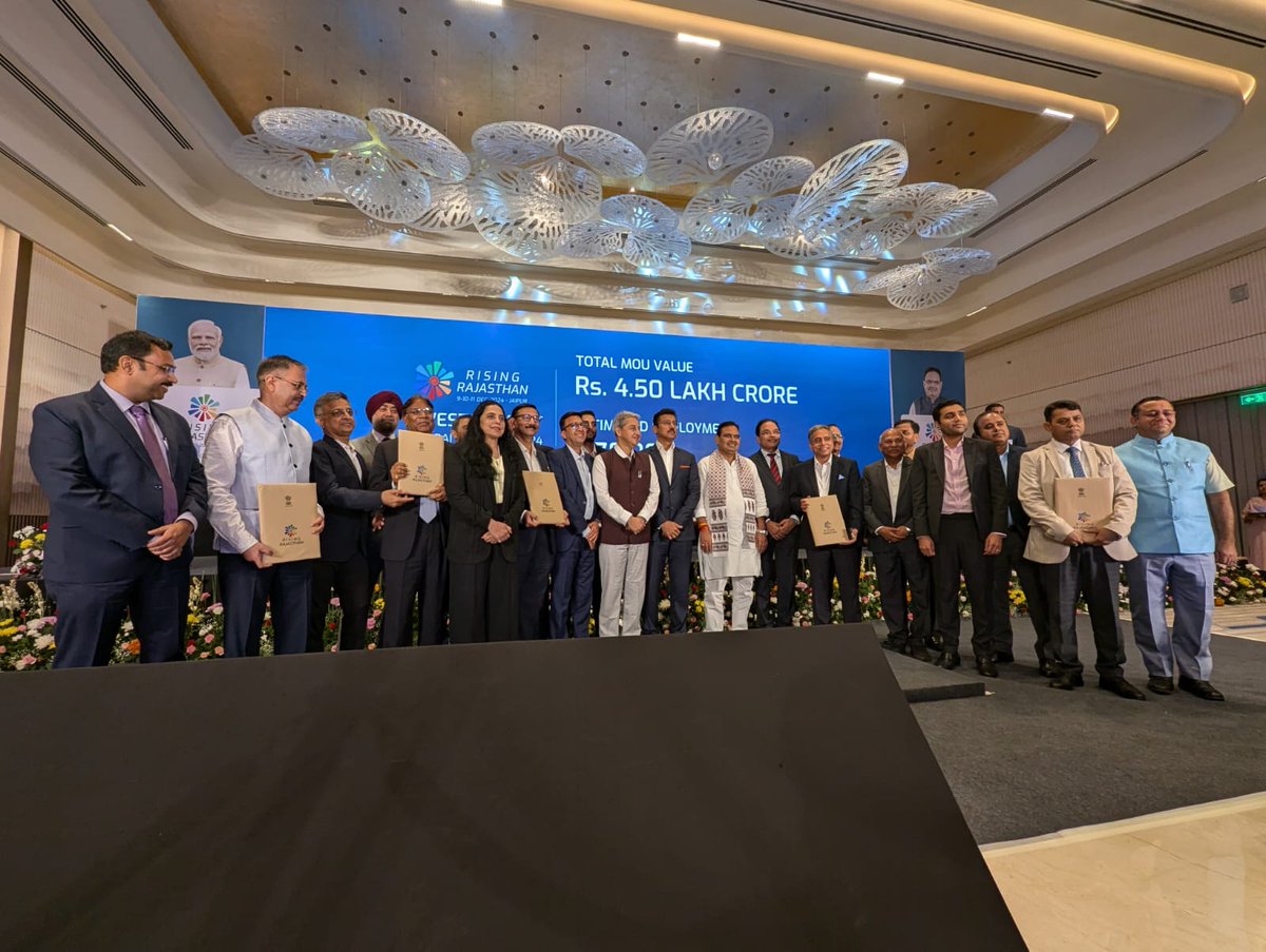 biprajasthan's tweet photo. MoUs worth INR 4.5 lakh crore were digitally signed by the Government of Rajasthan with several business groups spanning across sectors such as Renewable Energy, Cement, Chemicals and Petrochemicals, Civil Aviation and ITI upgradation among others. 

The MoUs were exchanged with the representatives from Adani Group, Vedanta Group, JSW Group, Tata Group, Waaree Group, Dalmia Group and Star Cement among others.

#RisingRajasthan #MumbaiRoadshow #InvestInRajasthan

@RajCMO @BhajanlalBjp @Ra_THORe @OfficeofRR @kkvishnoibjp @RajGovOfficial @DIPRRajasthan @ficci_india @riicolimited @RajFound @FollowCII @my_rajasthan