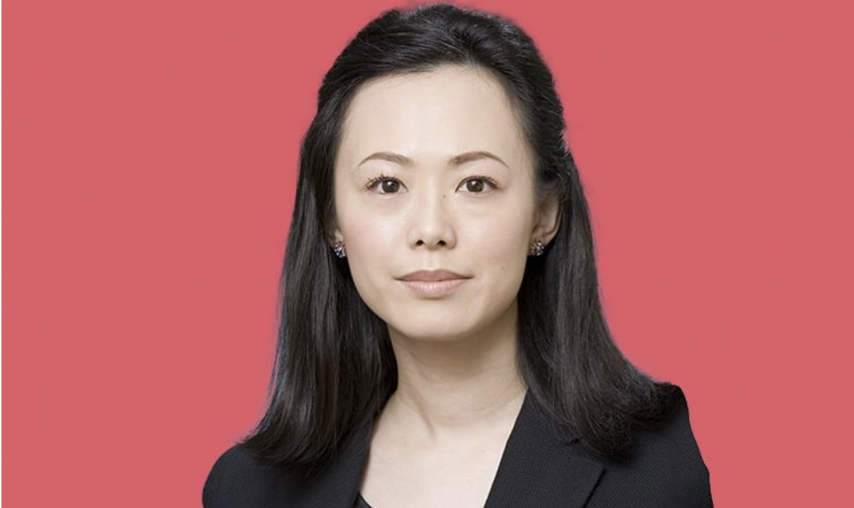 AsiaFinance's tweet image. 胡耀邦孙女胡知鸷,任瑞银中国区总裁。瑞银中国出现高层人士变动,胡知鸷(Janice Hu)将出任瑞银中国总裁,全面负责领导和推进瑞银在华的战略布局与业务发展,该任命将于9月16日生效。胡知鸷为胡耀邦的孙女,父亲胡德平。她拥有剑桥大学学士和硕士。胡知鸷投身金融业近30年,目前担任瑞银证券副董事长。