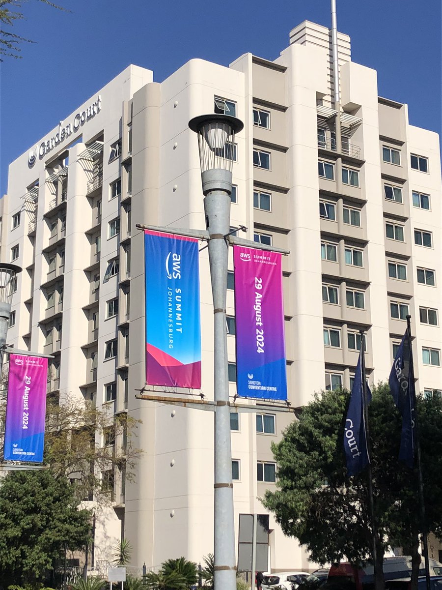 ReaDaCoder's tweet image. I attended the AWS Summit in Sandton, Johannesburg, yesterday. It was a fantastic experience, filled with networking opportunities and deepening my knowledge of cloud computing.
#AWS