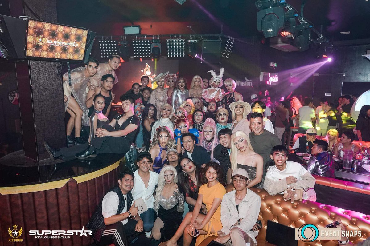KhiannaWithAK's tweet photo. Appreciation Post to my Sistaarsss✨
We may not have that much of resources but we always make it Kabog!
You guys made my fantasy come alive, im so proud of Us!! CDO DRAG EXCELLENCE Pahyotch!!✨
#DragRacePh #CdoDrag #itsNowMindanao #Shufa #Kiwing #BahoBabaBayutPasmoConcept https://t.co/FVWFDRZW1V