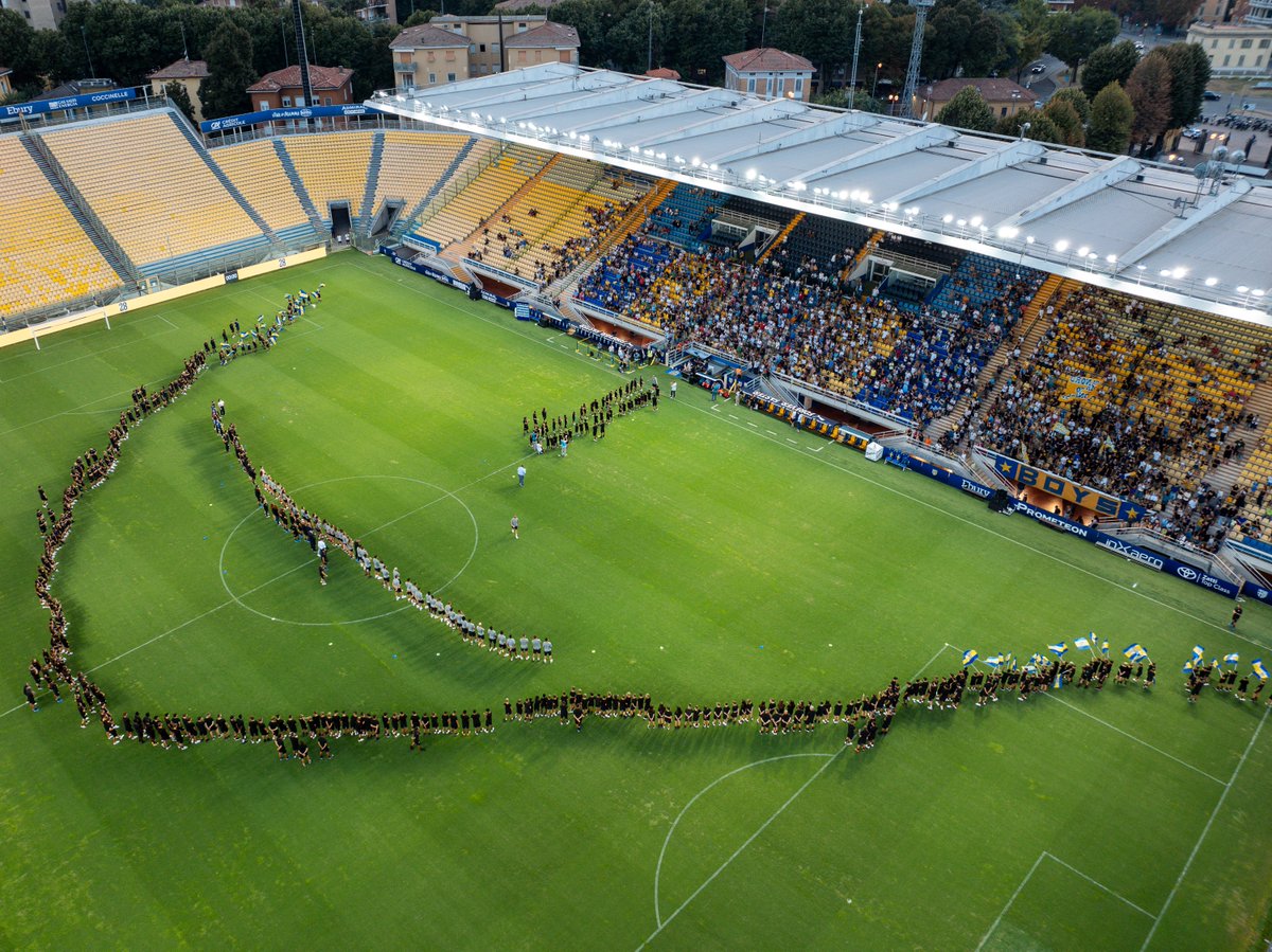 Great night on the pitch for Parma Calcio. Proud to see our players, club staff, community, fans, &amp; youth come together this week for Andiamo al Parma! 💛💙 #ForzaParma <a href="/1913parmacalcio/">𝐏𝐚𝐫𝐦𝐚 𝐂𝐚𝐥𝐜𝐢𝐨 𝟏𝟗𝟏𝟑</a> <a href="/parmawomen/">Parma Calcio Women</a> <a href="/ParmaCalcio_en/">Parma Calcio 1913</a>