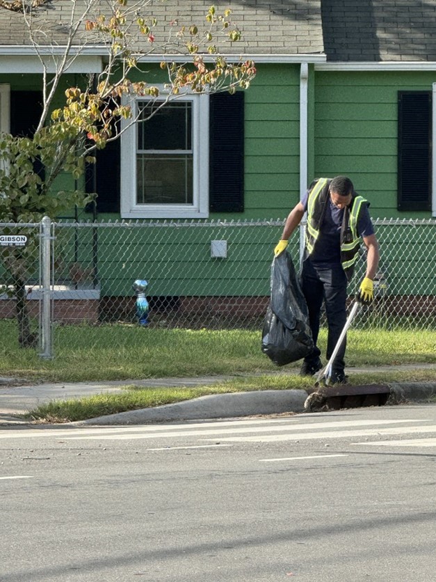 GoDurhamTransit's tweet photo. It's always a fulfilling time cleaning our adopted street in the city of Durham ensuring that we do our part to Keep Durham Beautiful! 🥰

@DurhamBeautiful 

#cityofdurhamnc #godurham #bullcity https://t.co/GGvNtS8VL4