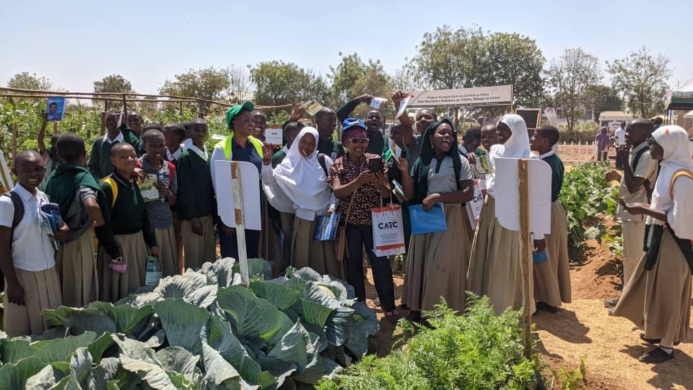 🎉 Farmers and AKF staff celebrate "Farmer's Day" in Dodoma, Tanzania, during the Nane Nane Exhibitions - a convening of farming stakeholders.  

🌾 AKF recently trained over 200 farmers in the region in regenerative farming techniques.  

🌱 The trainings provided practical,