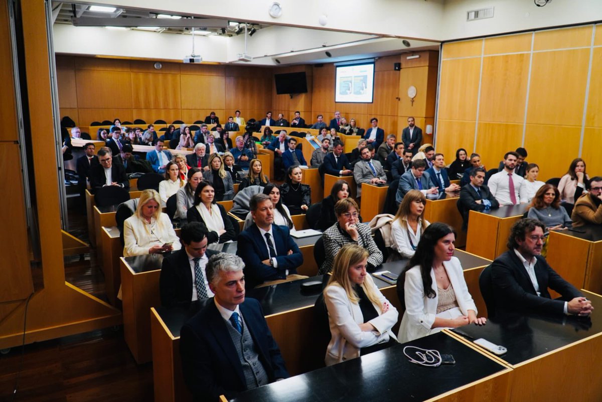 Carlos M. González Guerra (@charlskrieg) on Twitter photo Día del abogado y Encuentro Anual de Alumni en <a href="/AustralDerecho/">Austral Derecho</a> tuve el honor de presentar al Maestro Guillermo J. Yacobucci quien habló sobre “Las funciones socio-políticas de la abogacía actual” Día del abogado y Encuentro Anual de Alumni en <a href="/AustralDerecho/">Austral Derecho</a> tuve el honor de presentar al Maestro Guillermo J. Yacobucci quien habló sobre “Las funciones socio-políticas de la abogacía actual”