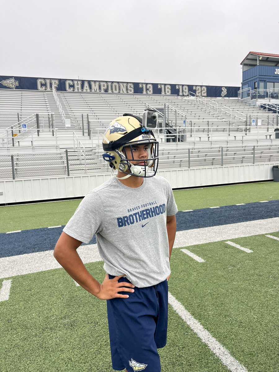 CoachDougBrady's tweet photo. Best of luck tonight to the Braves! @boscofootball @REPSVR #highschoolfootball #VirtualReality #WarriorUp #GetYourReps https://t.co/LKLeCFjJoX