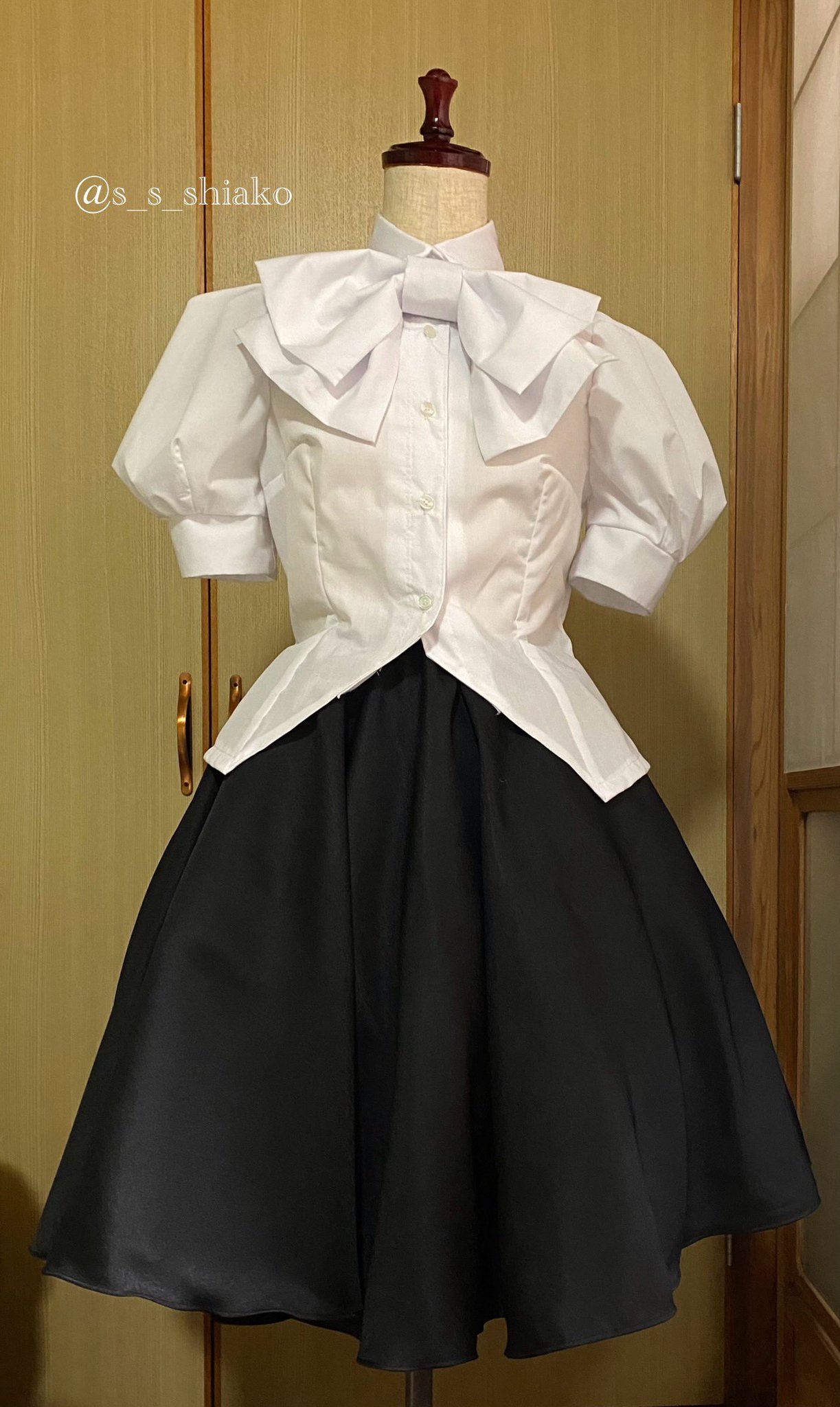 ひ*な様 五期生お披露目制服 未開封 サイン入り種 10セット ① アゾネット | 商品詳細 | 45ブレザー制服set