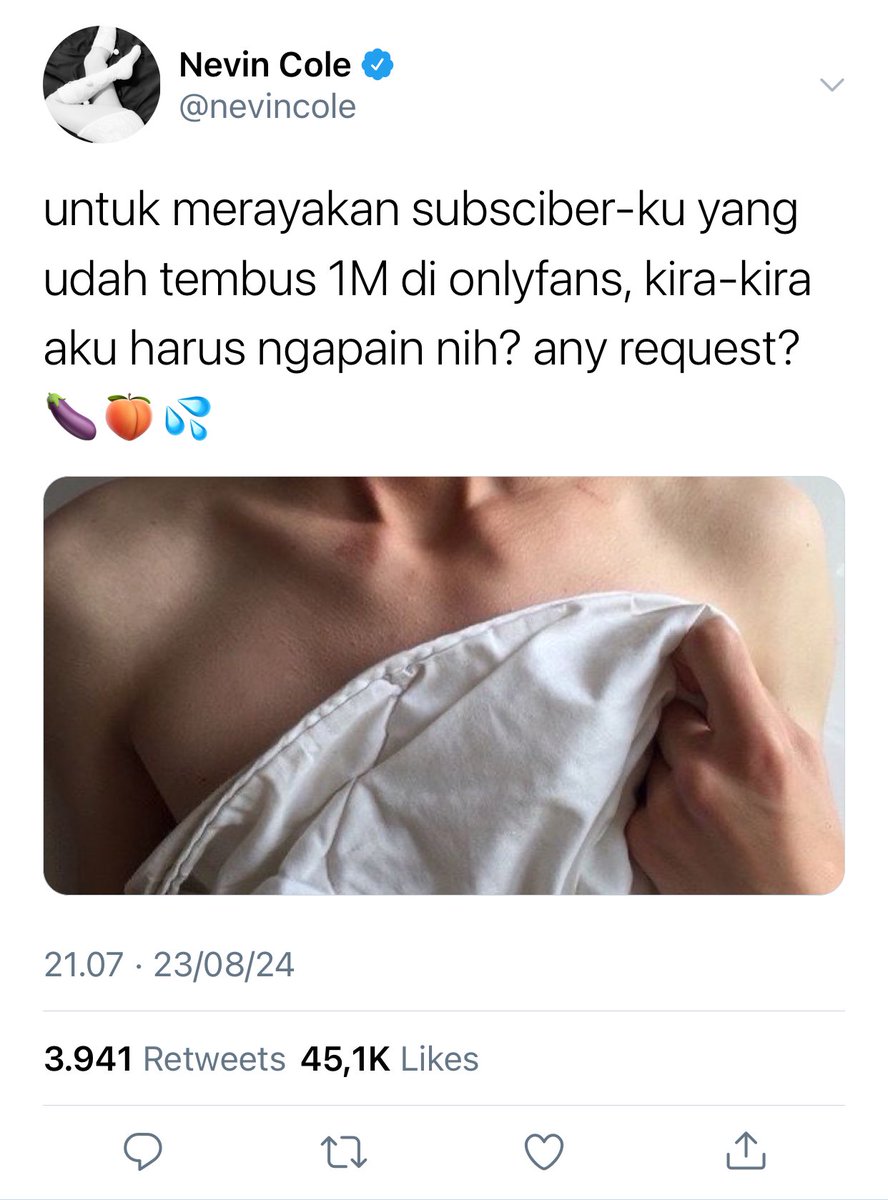 donsteacup's tweet photo. onlyfans
—ohmnanon some tweets au 🔞

tentang riley, si drummer, yang berkesempatan untuk membuat konten onlyfans dengan konten kreator paling terkenal di sana—Nevin Cole.

©donsteacup https://t.co/FeUkyatOUa