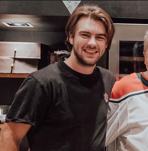 neeksfilms's tweet photo. prettiest boy with the prettiest smile🥺 https://t.co/wDiiDzddNO